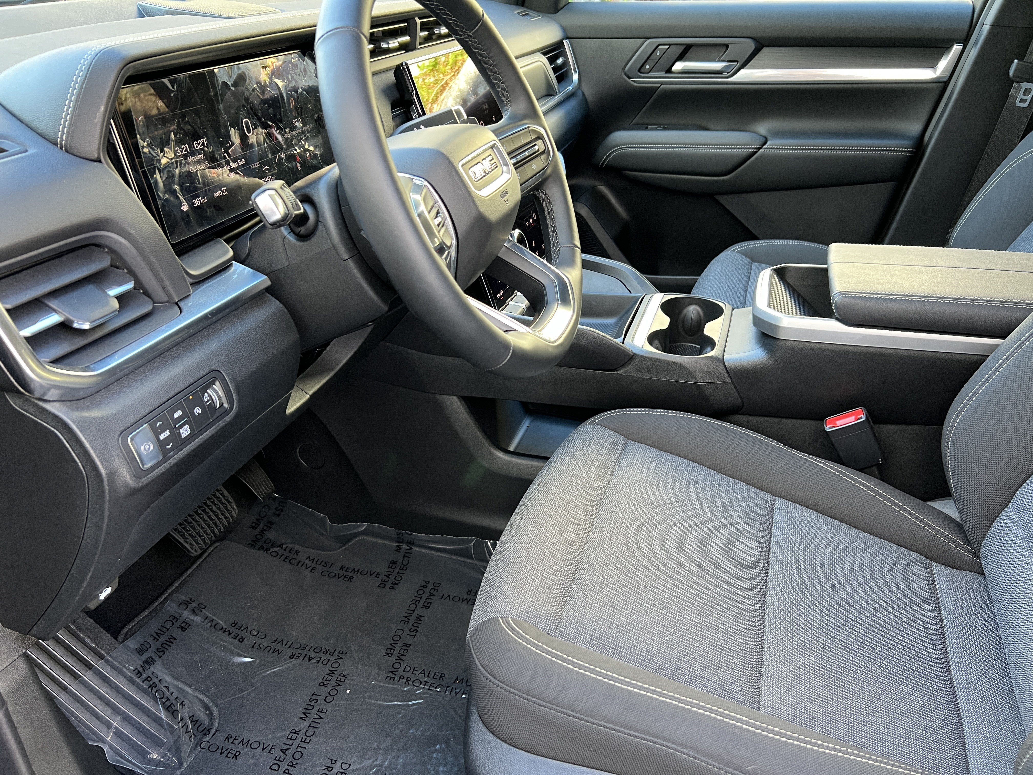 Used 2026 GMC Terrain Elevation w/ Black Edition AWD/4WD image 14