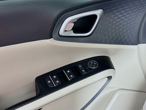 Used 2021 Kia Soul S FWD image 18