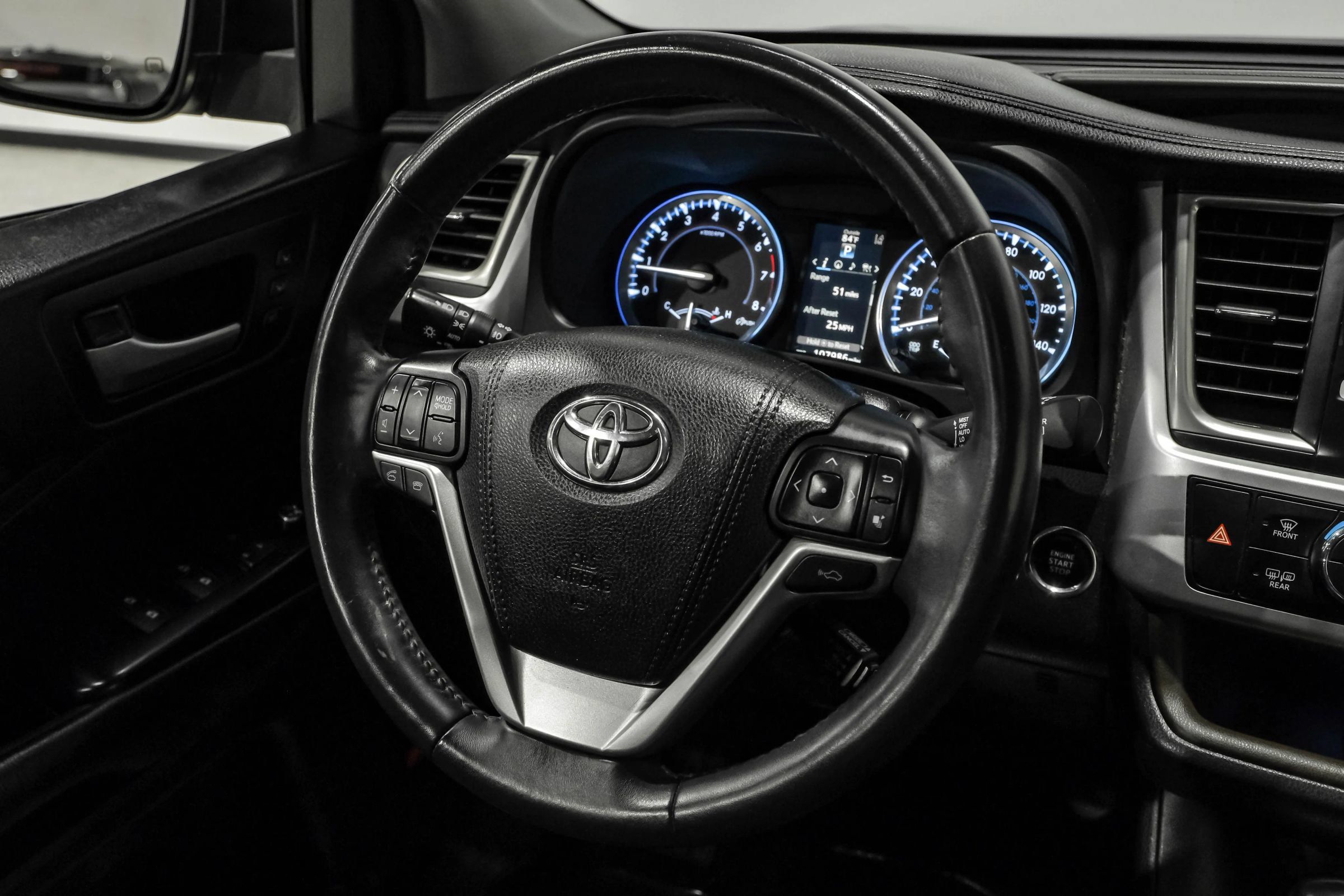 Used 2016 Toyota Highlander Limited Platinum AWD/4WD image 16