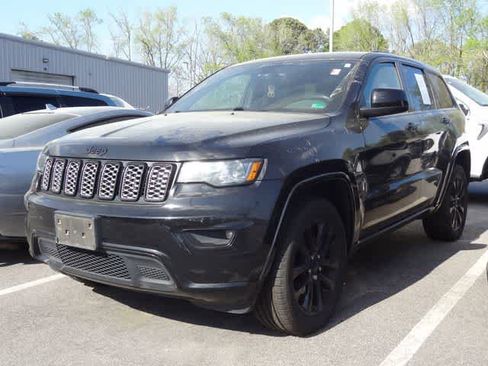Used 2018 Jeep Grand Cherokee Altitude image 1