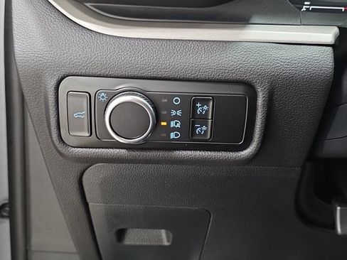 Used 2023 Ford Explorer XLT AWD/4WD image 24