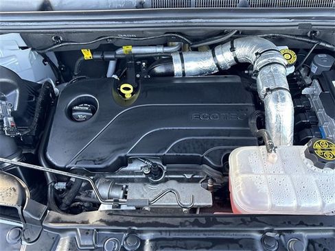 Used 2022 Chevrolet Trax LT w/ LT Convenience Package image 27