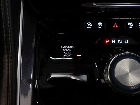 Used 2022 Jeep Wagoneer Series I AWD/4WD image 36