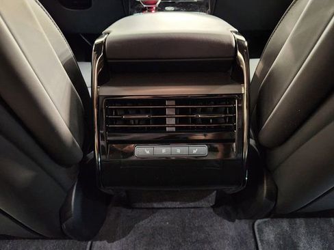 Used 2025 Land Rover Range Rover Sport SE AWD/4WD image 30