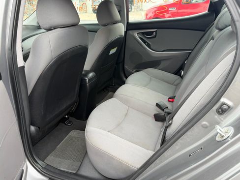 Used 2013 Hyundai Elantra GLS FWD image 9