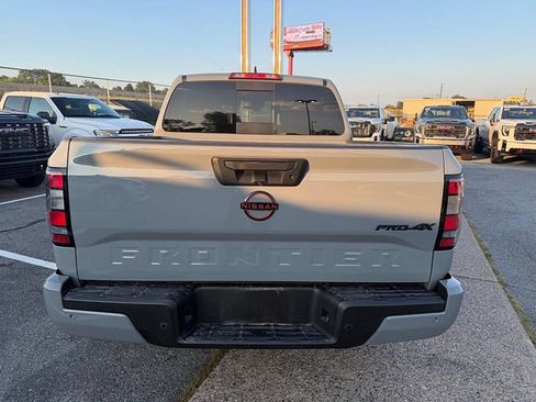 Used 2024 Nissan Frontier PRO-4X w/ Technology Package AWD/4WD image 4