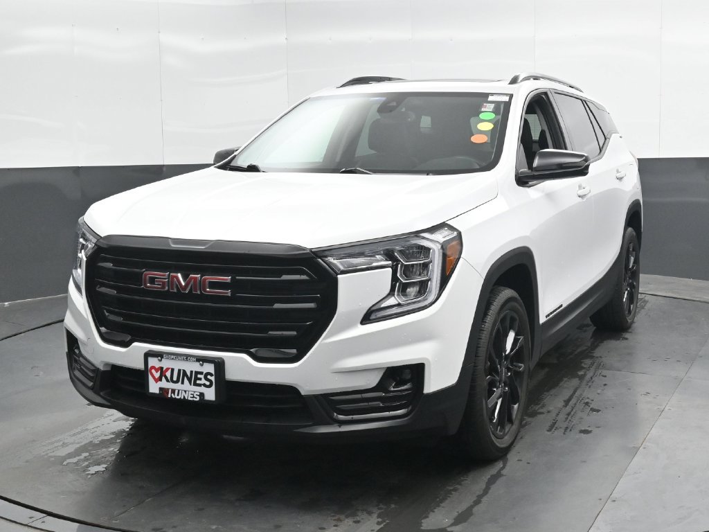 Used 2024 GMC Terrain SLT w/ Elevation Edition AWD/4WD image 6