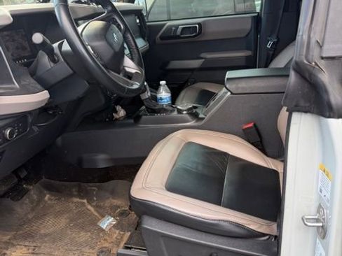 Used 2022 Ford Bronco Wildtrak image 2