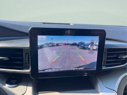 Used 2022 Ford Explorer XLT w/ Equipment Group 202A image 43