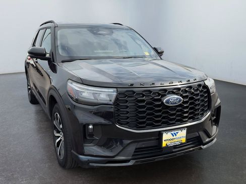 Used 2025 Ford Explorer ST-Line AWD/4WD image 7