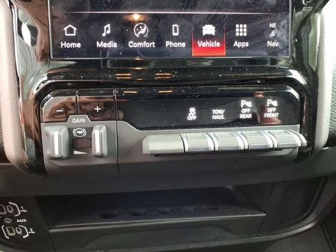 Used 2026 RAM 2500 Big Horn AWD/4WD image 11