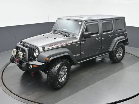 Used 2016 Jeep Wrangler Unlimited Rubicon w/ Connectivity Group AWD/4WD image 36