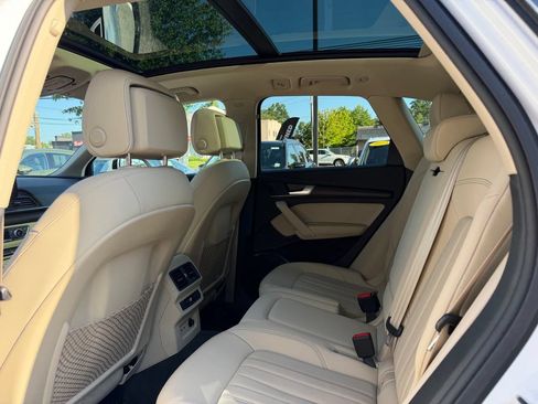 Used 2023 Audi Q5 2.0T Premium w/ Convenience Package AWD/4WD image 28