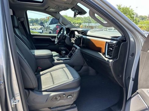 Used 2025 GMC Sierra 1500 Denali AWD/4WD image 10