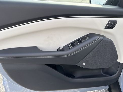 Used 2025 Ford Mustang Mach-E Premium image 10