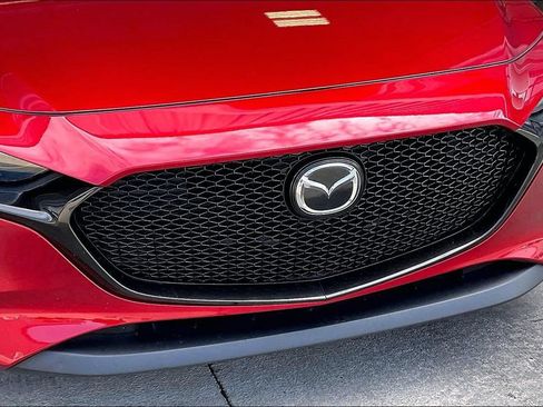 Used 2020 MAZDA MAZDA3 Hatchback w/ Premium Package FWD image 30