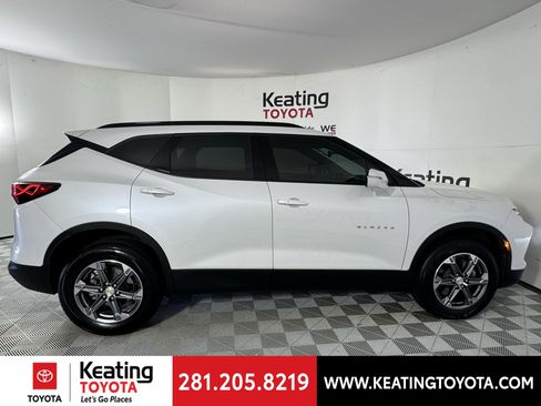 Used 2023 Chevrolet Blazer LT image 3