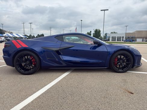 New 2027 Chevrolet Corvette Grand Sport w/ Z52 Sport Performance Package RWD image 9