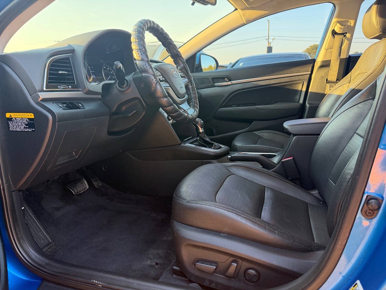 Used 2017 Hyundai Elantra Limited FWD image 13