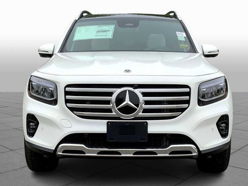 New 2025 Mercedes-Benz GLB 250 4MATIC image 3