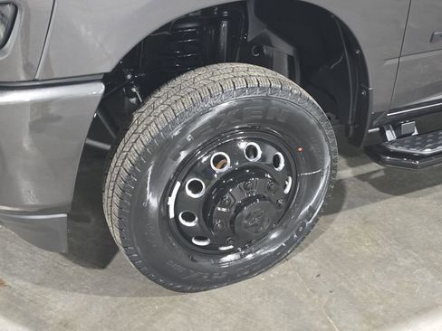 Used 2026 RAM 3500 Big Horn AWD/4WD image 16