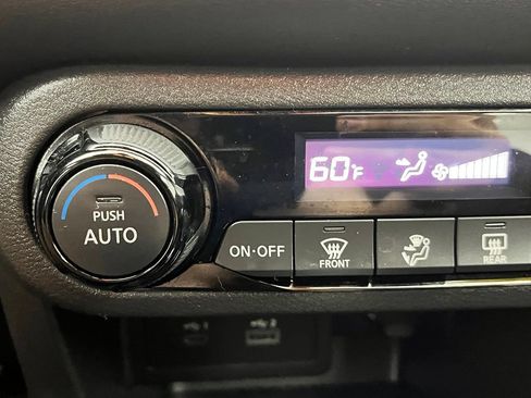 Used 2024 Nissan Kicks SR FWD image 5