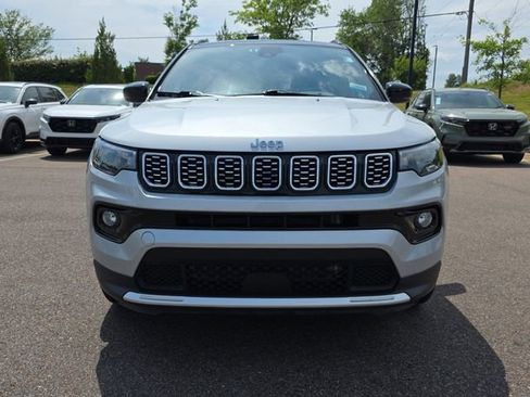 Used 2025 Jeep Compass Limited AWD/4WD image 8