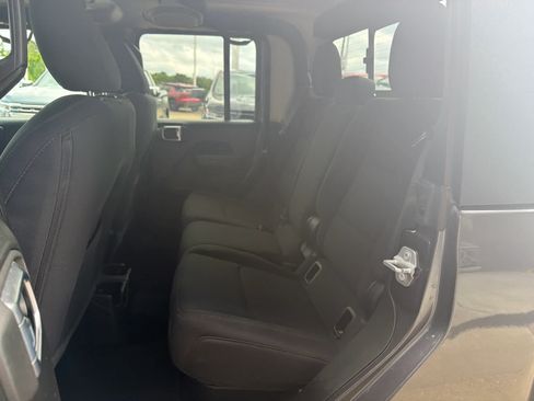Used 2022 Jeep Gladiator Sport AWD/4WD image 23