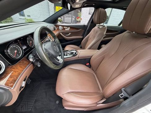 Used 2017 Mercedes-Benz E 300 4MATIC image 24