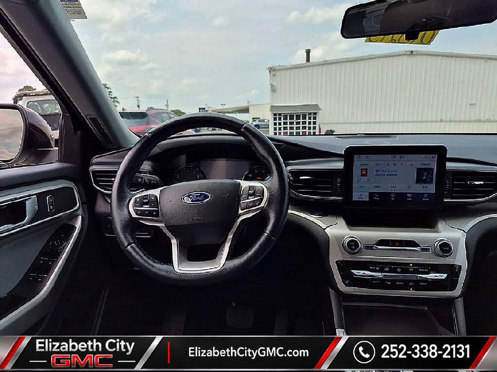 Used 2022 Ford Explorer XLT w/ Equipment Group 202A AWD/4WD image 14