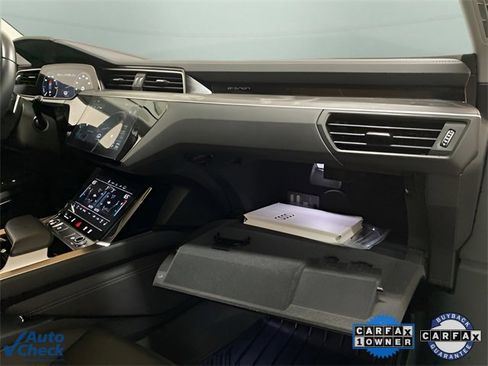 Used 2023 Audi e-tron Premium Plus w/ Premium Plus Package image 82