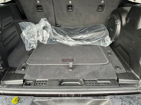 Used 2021 Jeep Wrangler Unlimited Sport image 15