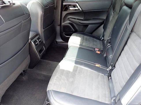 Used 2024 Mitsubishi Outlander SE FWD image 10
