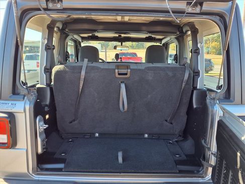 Used 2018 Jeep Wrangler Sport image 17