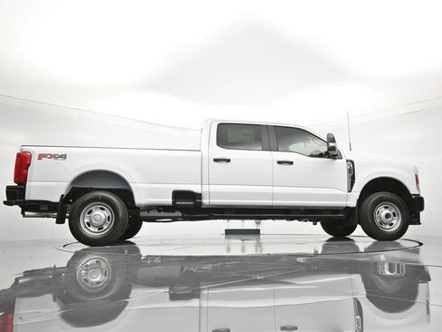 New 2026 Ford F350 4x4 Crew Cab Super Duty image 39