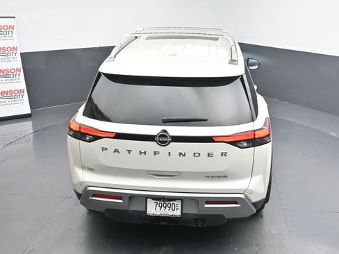 Used 2024 Nissan Pathfinder Platinum w/ Cargo Package image 16