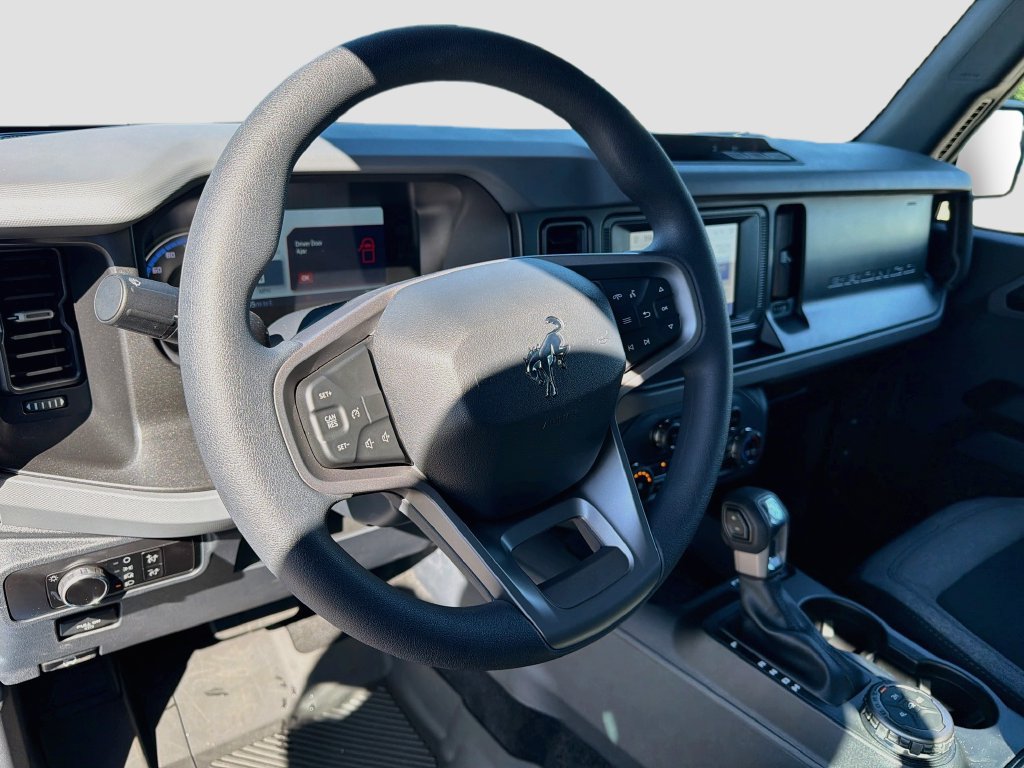 Used 2023 Ford Bronco 4-Door AWD/4WD image 9