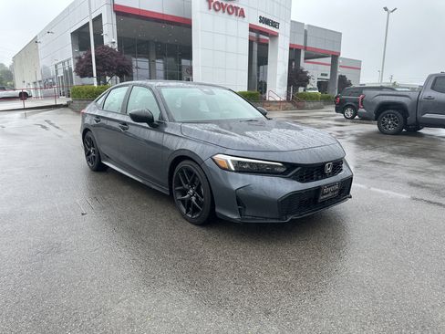 Used 2025 Honda Civic Sport image 3