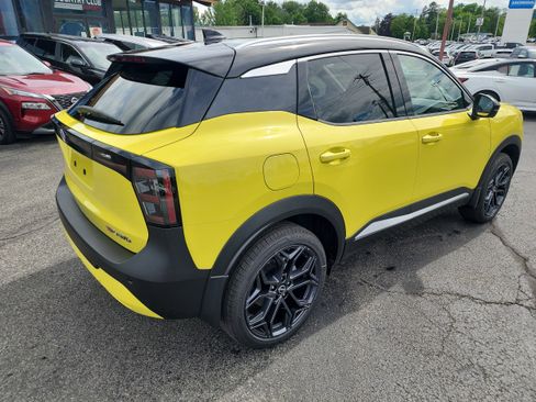 New 2026 Nissan Kicks SR w/ SR Premium Package AWD/4WD image 8