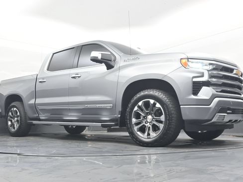 Used 2025 Chevrolet Silverado 1500 High Country AWD/4WD image 22