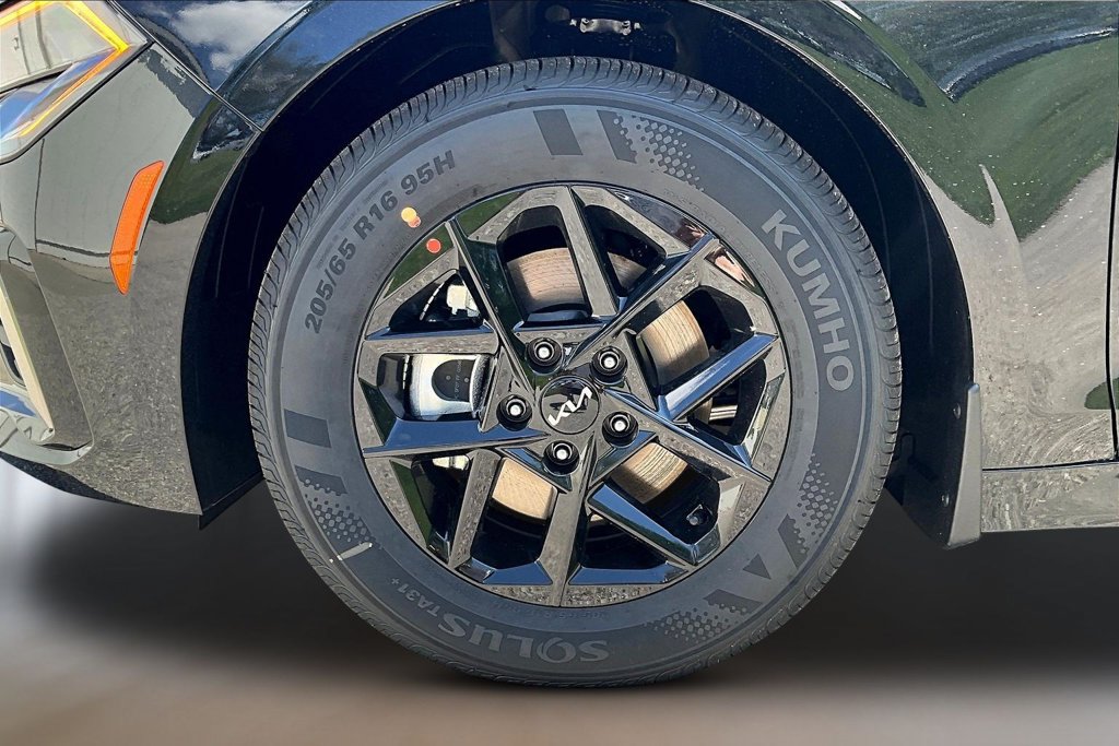 New 2026 Kia K5 LXS FWD image 12