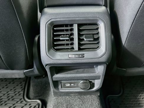 Used 2023 Volkswagen Tiguan SE R-Line FWD image 28