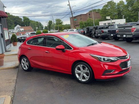 Used 2017 Chevrolet Cruze Premier FWD image 4