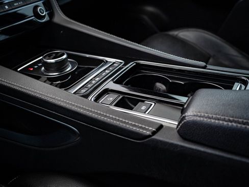 Used 2020 Jaguar F-PACE S image 35