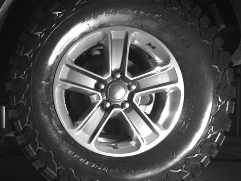 Used 2018 Jeep Wrangler Unlimited Sahara AWD/4WD image 27