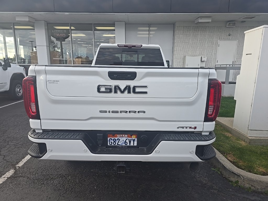 Used 2023 GMC Sierra 3500 AT4 w/ AT4 Premium Plus Package AWD/4WD image 3