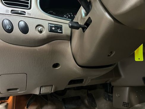 Used 2002 Toyota Tundra Limited image 32