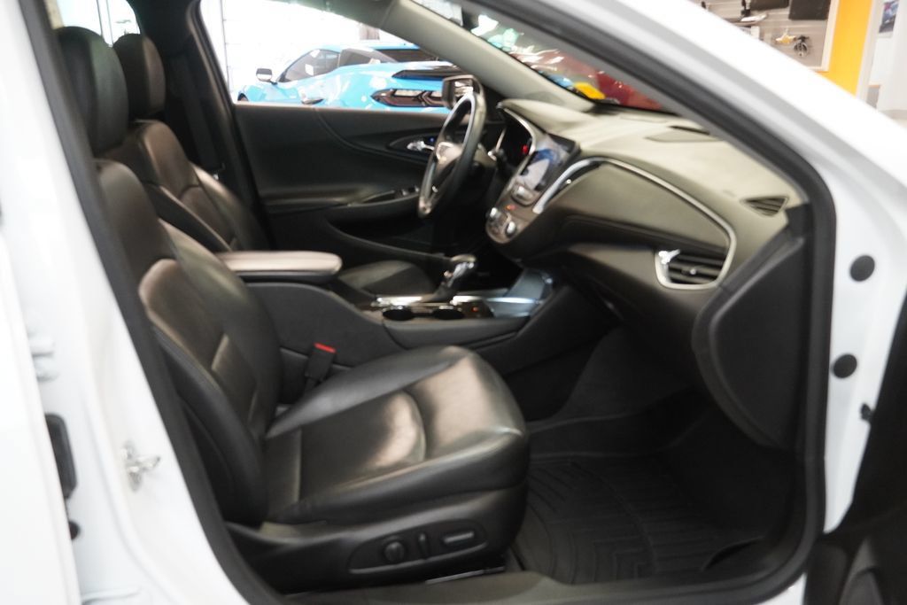 Used 2023 Chevrolet Malibu LT w/ Driver Confidence Package FWD image 24