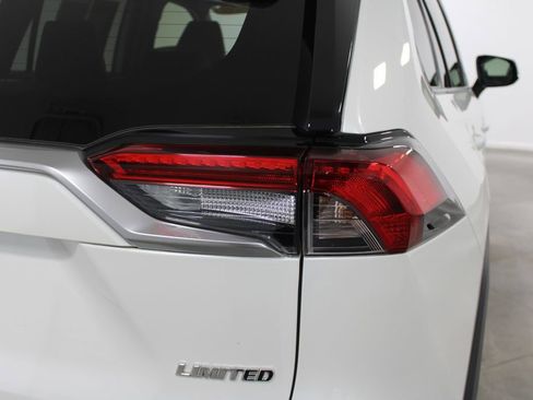 Used 2020 Toyota RAV4 Limited image 12
