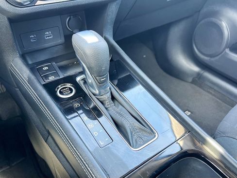 Used 2023 Nissan Kicks SV w/ Interior Electronics Package FWD image 15